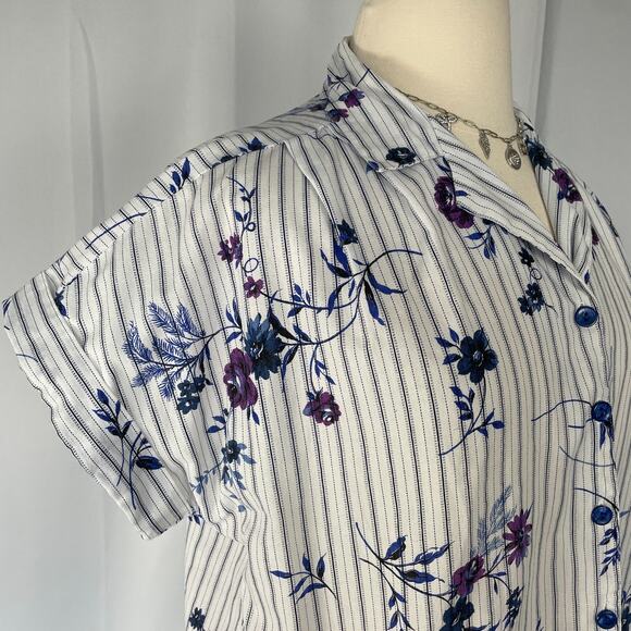Vintage Top Plus Size 1X White Purple Floral Stripe Short Sleeve Casual Cottage - Picture 3 of 9